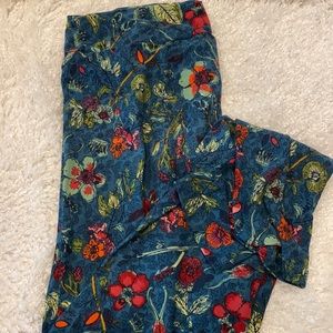 LuLaRoe size TC leggings w/ beautiful green print